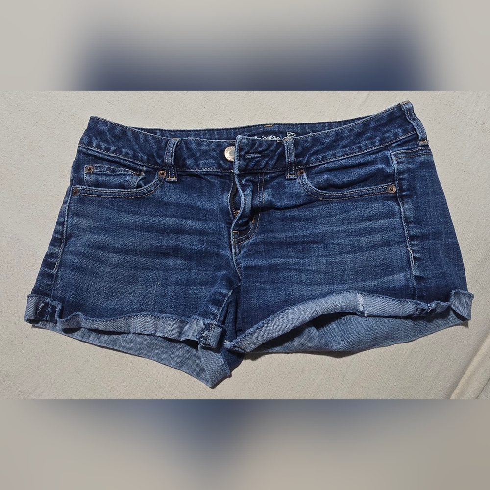 AMERICAN EAGLE WOMEN'S BLUE JEAN STRETCH SHORTS SIZE 6